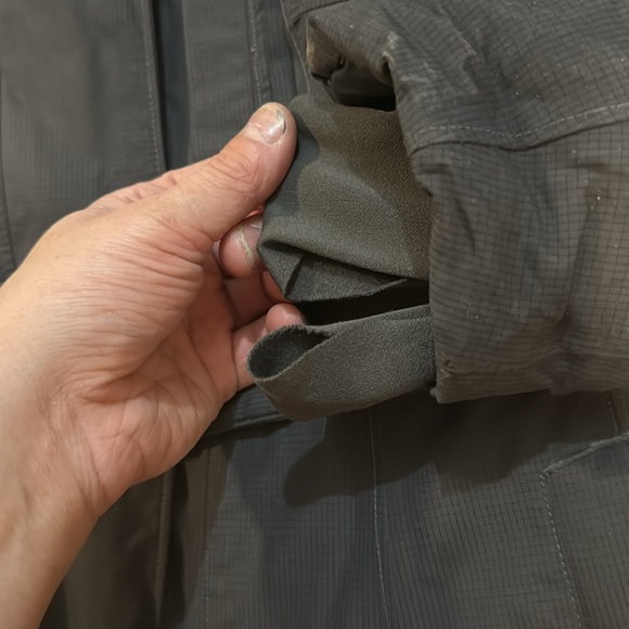 North face women’s winter coat - Picture 14 of 17